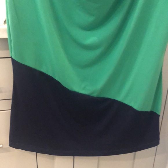 M VALERIE BERTINELLI Colorblock Top Navy & Green - Picture 3 of 5